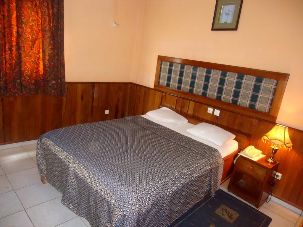 Saffana Hotel Douala Zimmer foto