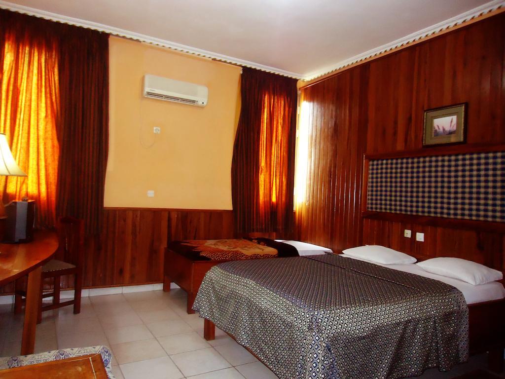Saffana Hotel Douala Zimmer foto